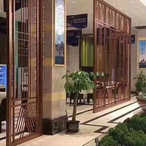 地產(chǎn)售樓部不銹鋼屏風(fēng)案例